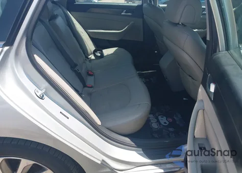 2015 Hyundai Sonata Sport z USA, uszkodzony, nr VIN 5NPE34AF2FH216998